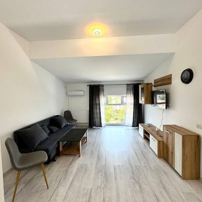 Location d’un appartement récemment rénové de 3 pièces, 6ᵉ secteur, quartier Chiajna, Bucarest, Roumanie